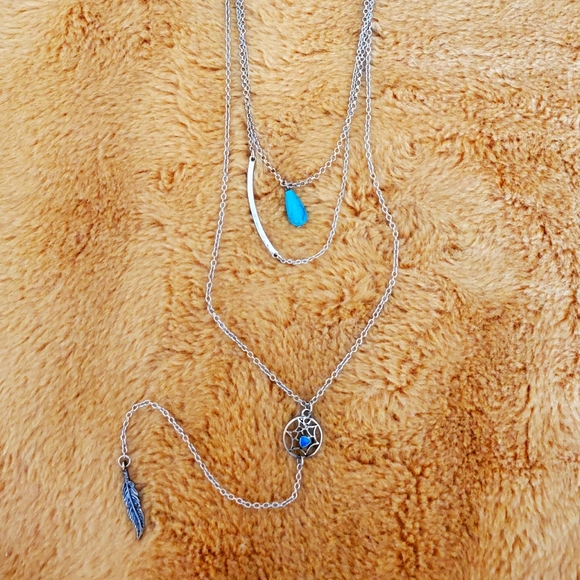 Jewelry - Layered connected necklace